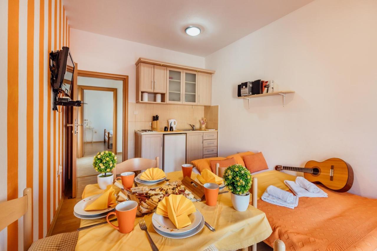 Apartments Cosovic Котор Екстер'єр фото