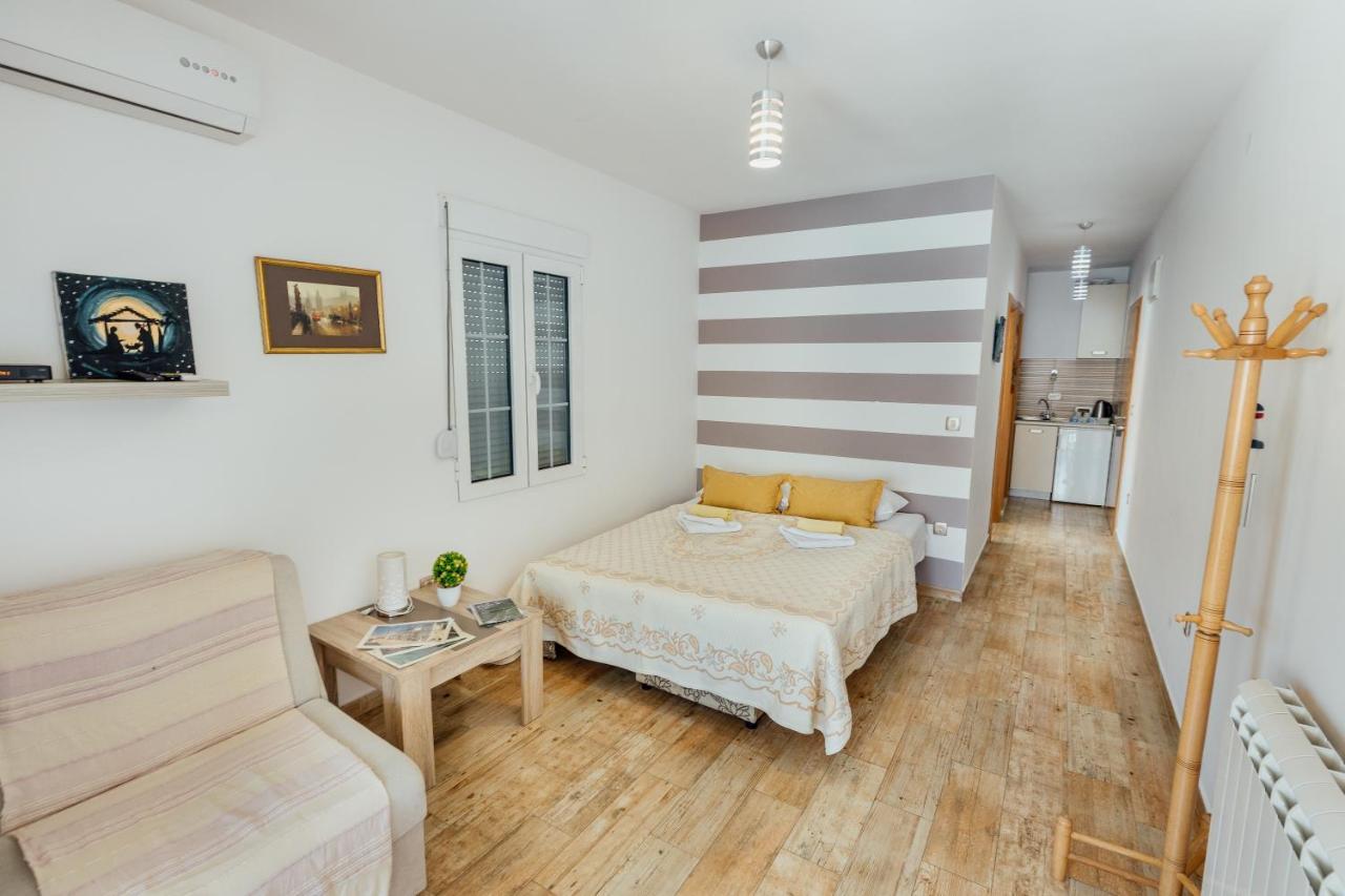 Apartments Cosovic Котор Екстер'єр фото