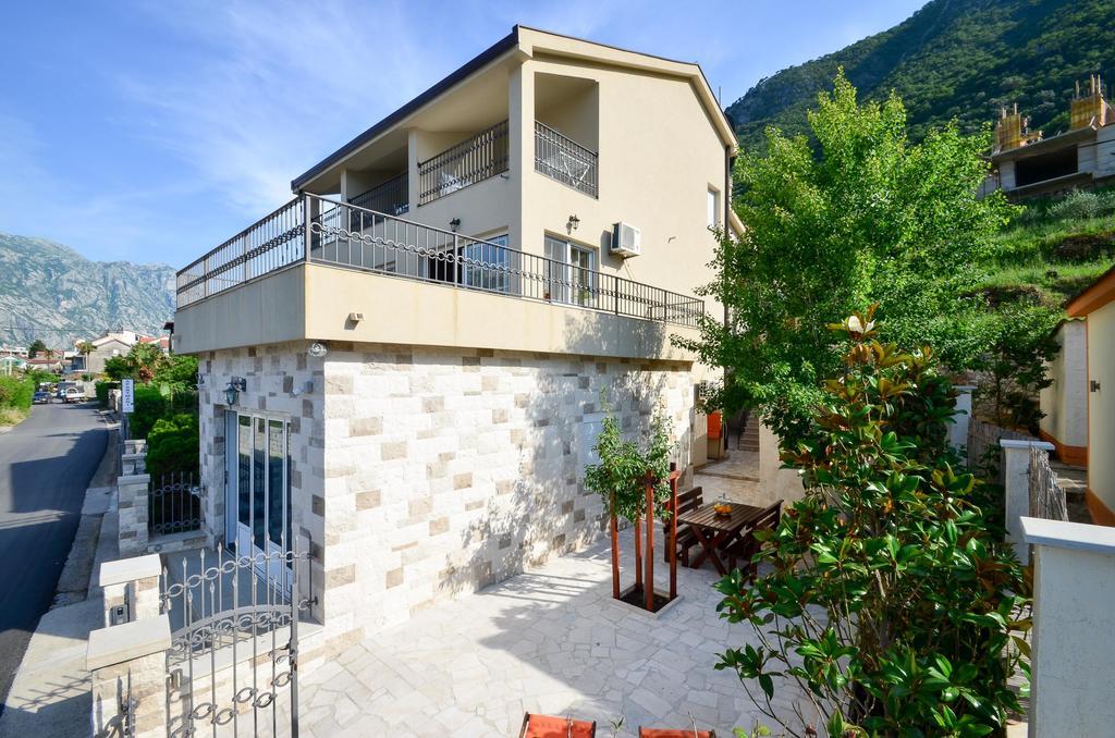 Apartments Cosovic Котор Екстер'єр фото